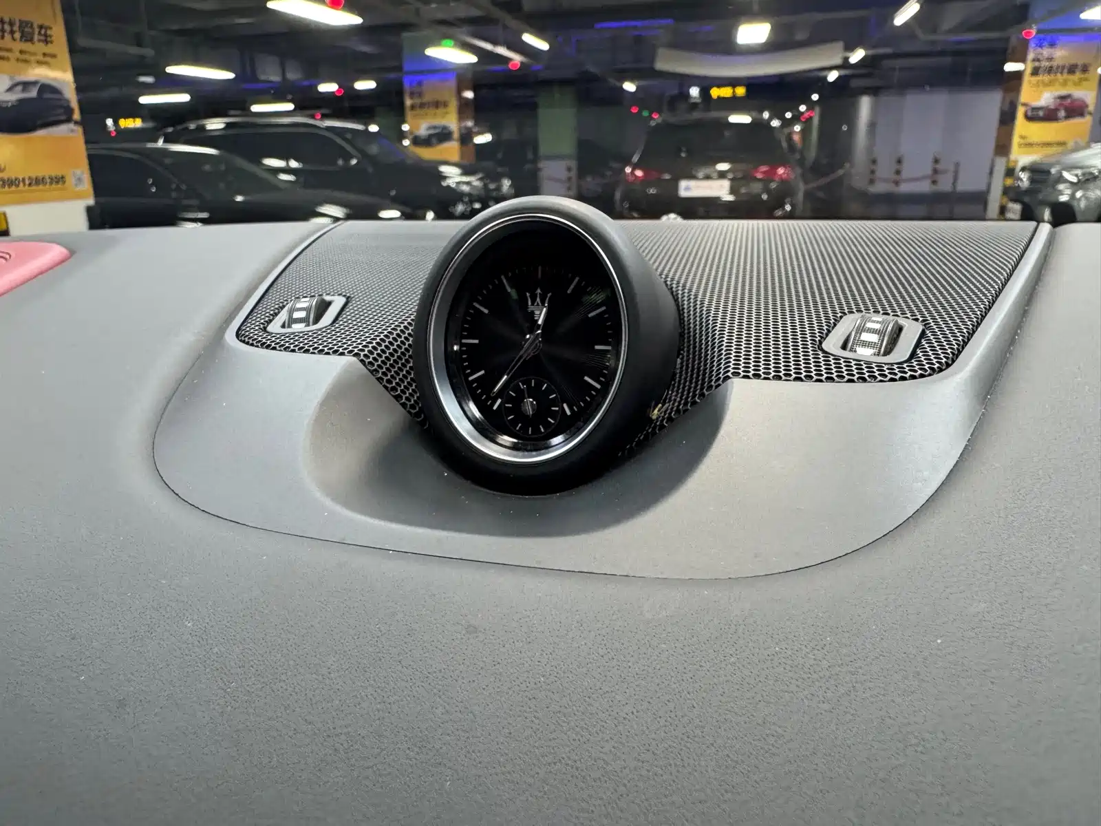 Photo 28 - Maserati Levante