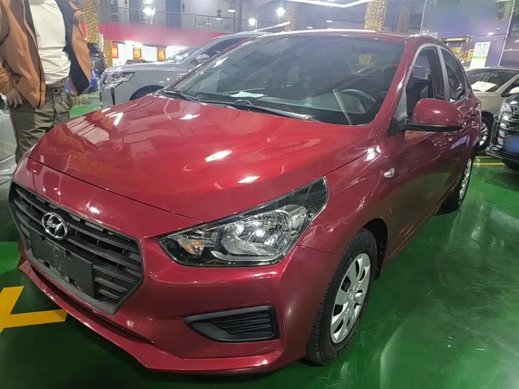 Hyundai Verna 2020 1.4L Manual GL Renewal Edition фото 2