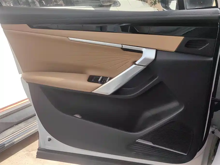 GEELY AUTOMOBILE BOYUE L