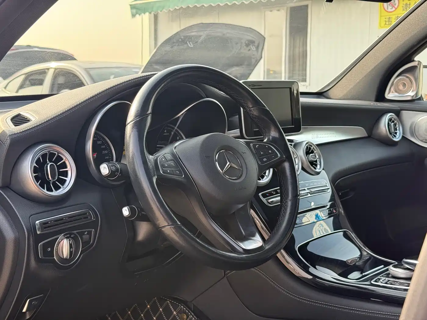 Mercedes-Benz GLC Coupe 2019 GLC 200 4MATIC Coupe SUV фото 5