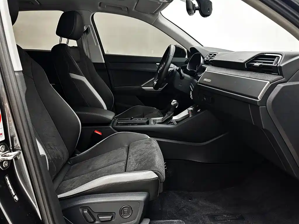Audi Q3 2023 35 TFSI Fashion Dynamic (1.4T) фото 21