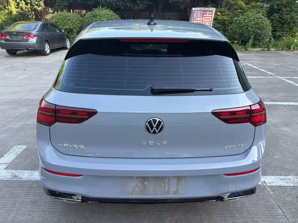 Фото 5 - Volkswagen Golf