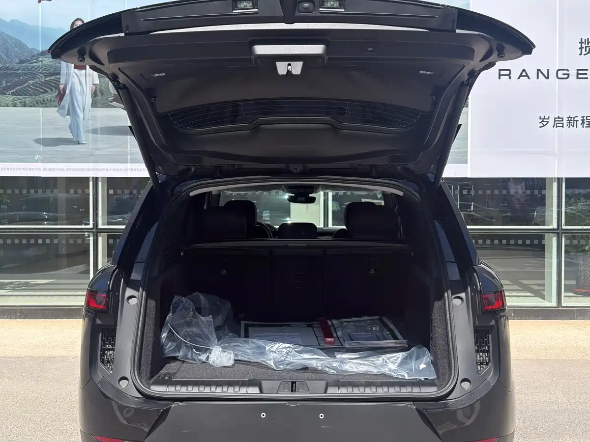 Land Rover Range Rover Sport 2025 360PS S фото 19