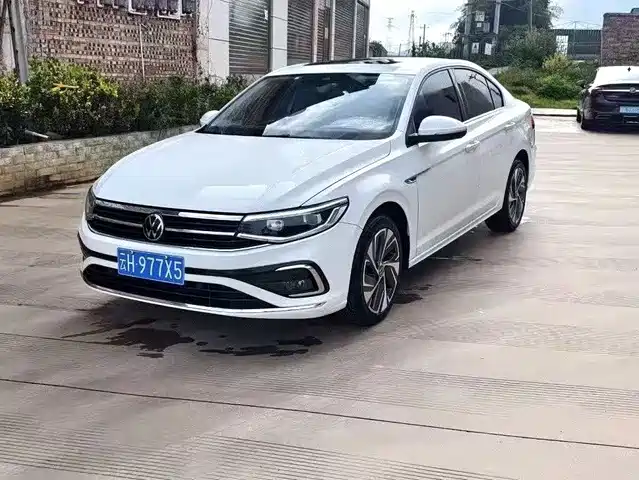 Volkswagen Bora 2023 280TSI DSG Prestige Edition — фото 1