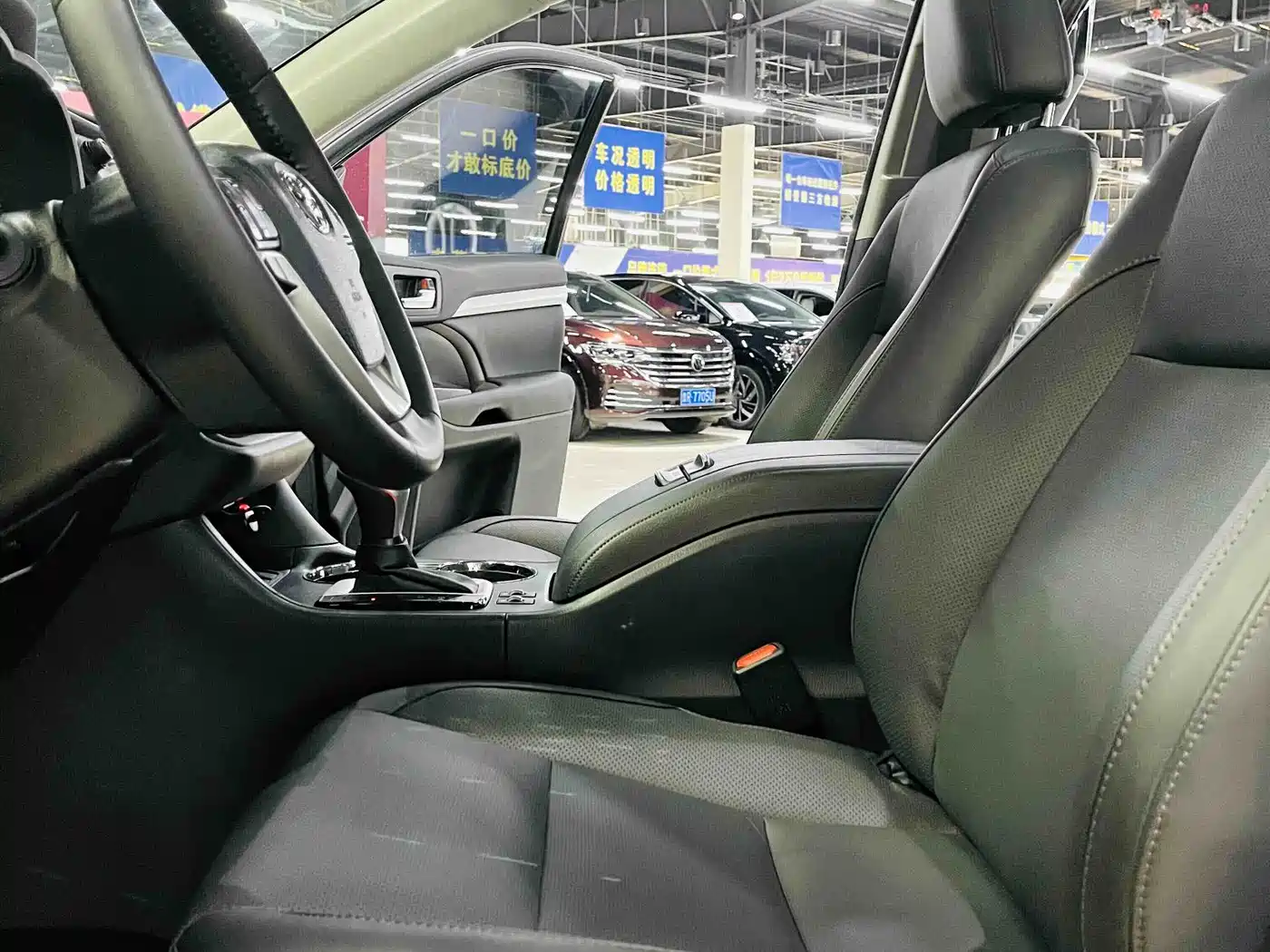 Toyota Highlander 2018 2.0T 2WD Luxury 7-seater (China V) фото 7