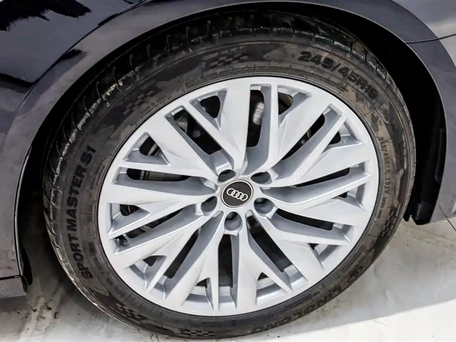 Audi A7L 2024 45TFSI S-line Dream Edition Crystal Package фото 23