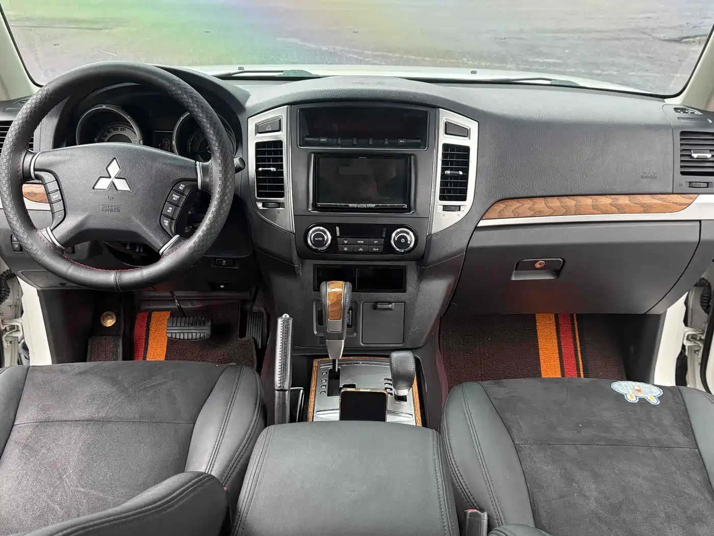Mitsubishi Pajero (Import) 2018 3.0L Automatic Standard Edition фото 11