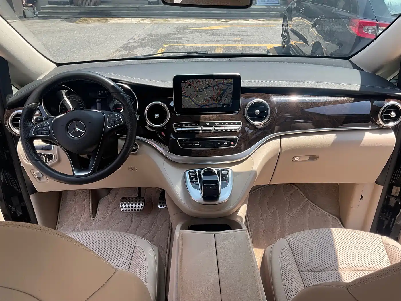 Фото 9 - Mercedes-Benz V-Class
