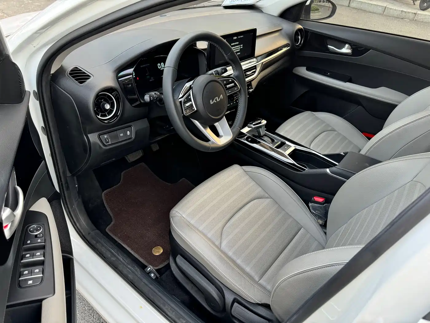 Kia K3 2023 1.5L CVT Comfort Edition фото 4