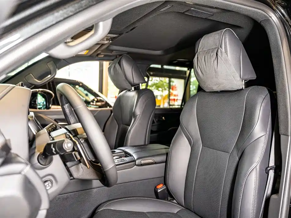Lexus LX 2025 700h OVERTRAIL Frontier Edition фото 8