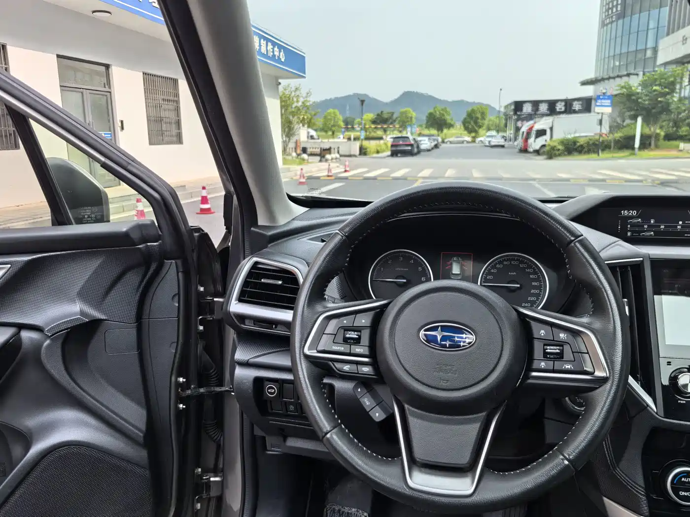 Subaru Forester 2019 2.0i Luxury Edition EyeSight фото 16