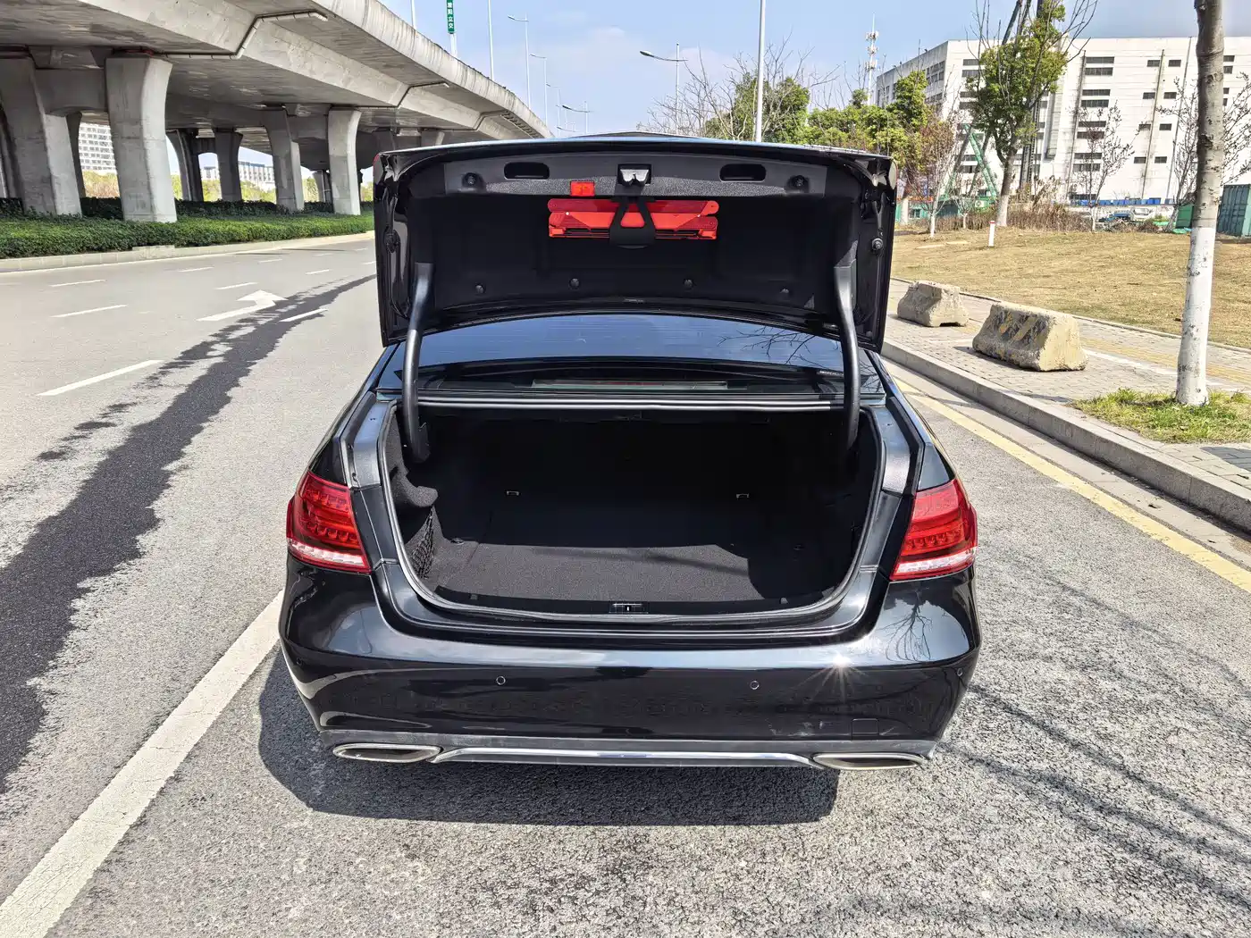 Mercedes-Benz E-Class 2015 E 200 L фото 14