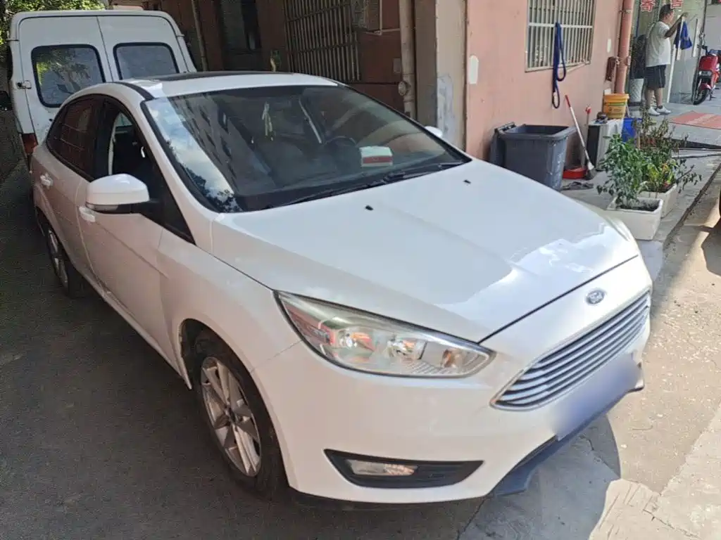 Фото 4 - Ford Focus