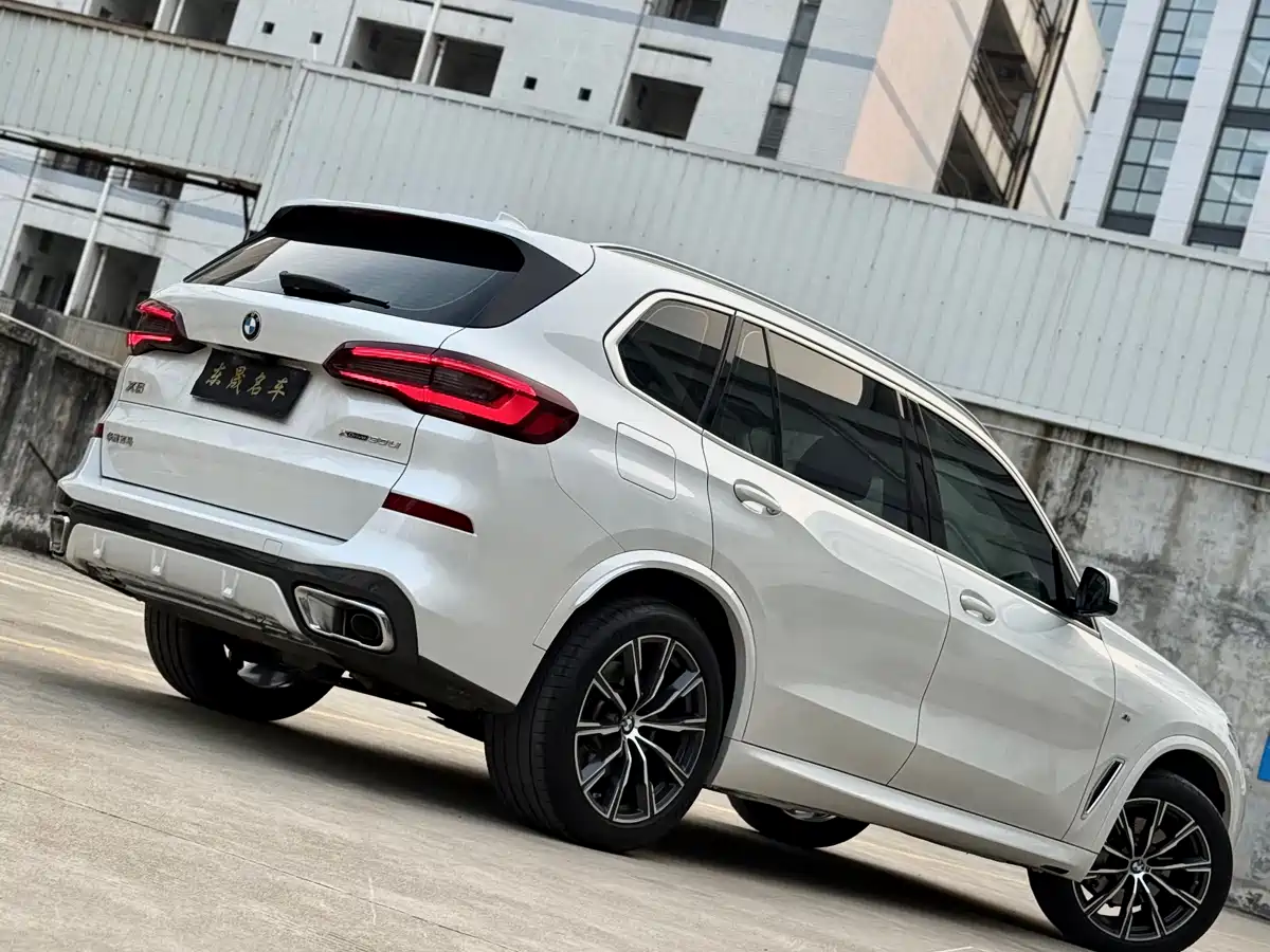 BMW X5 2022 xDrive 30Li M Sport Package фото 4