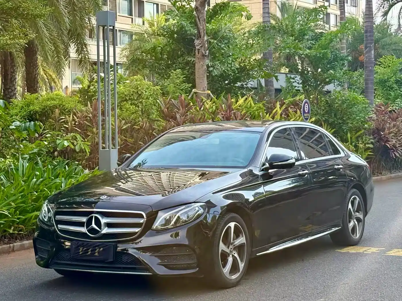 Mercedes-Benz E-Class 2016 E 300 L Sport Fashion Type фото 10