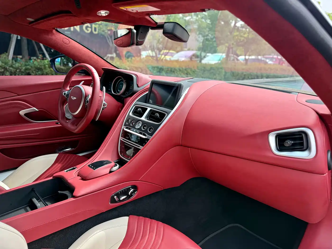 Aston Martin DB11 2022 2022 4.0T V8 Coupe