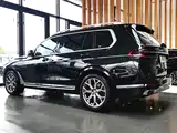Photo 7 - BMW X7