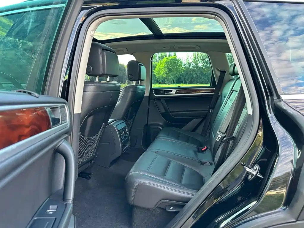 Volkswagen Touareg 2012 2011 3.0TSI Premium