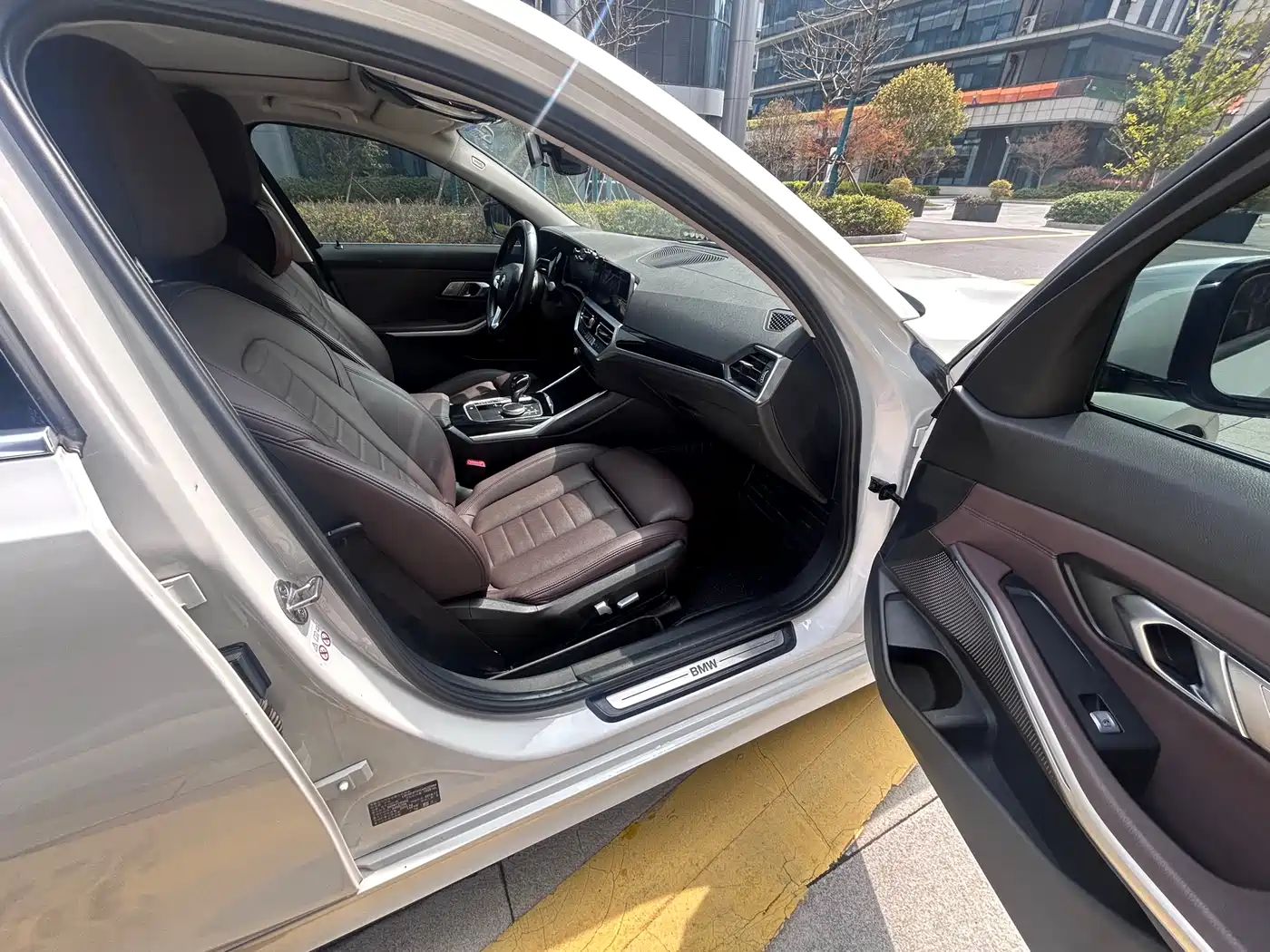 BMW 3 Series 2020 325Li Launch Edition фото 18