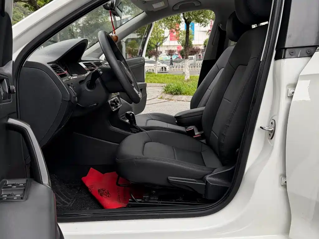 Volkswagen Santana 2017 Gran Santana 1.6L Auto Luxury фото 10
