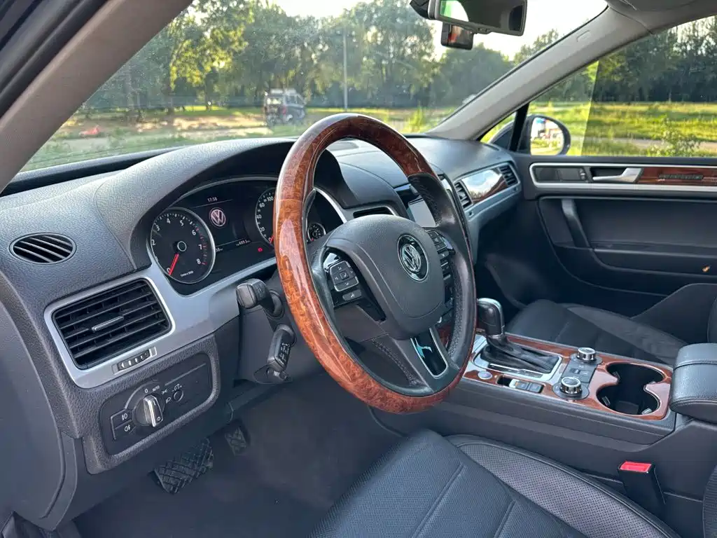 Фото 13 - Volkswagen Touareg