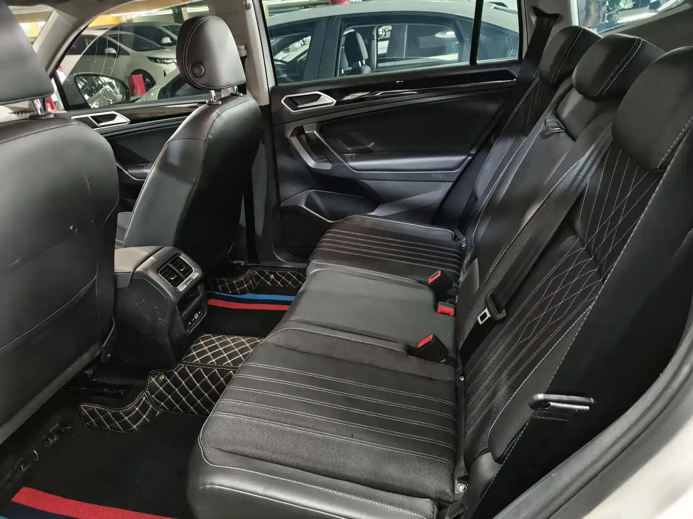 Volkswagen Tiguan L 2022 330TSI Automatic 2WD Comfort Edition фото 5