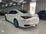 Фото 9 - Lexus ES