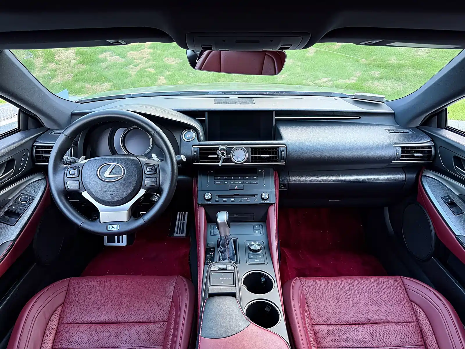 Фото 17 - Lexus RC
