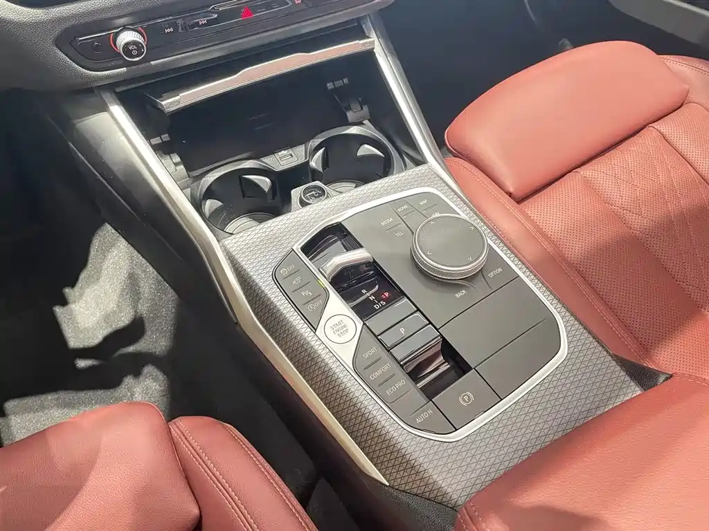BMW 3 Series 2025 330Li M Sport Night Edition фото 13