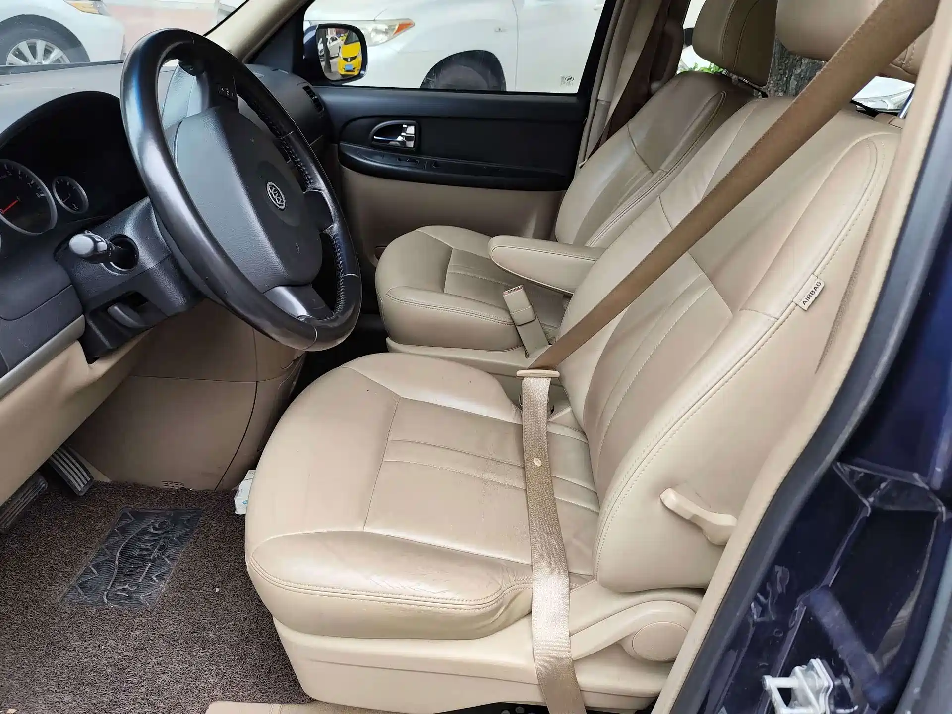 Photo 6 - Buick GL8