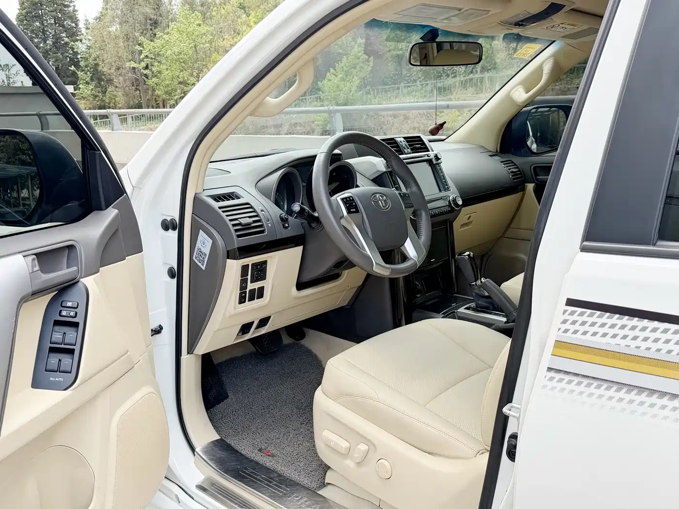 Toyota Prado (Import) 2014 2.7L Automatic Luxury фото 4