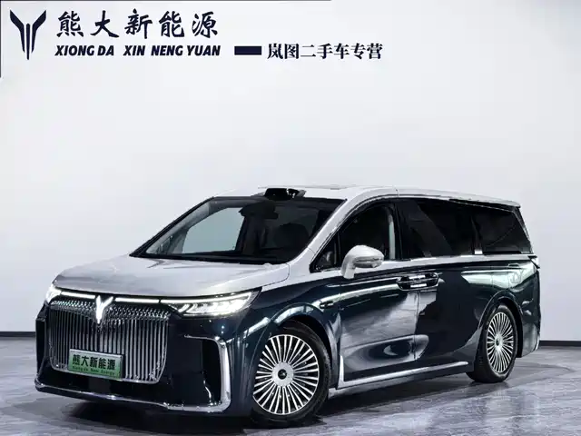 Voyah Dreamer PHEV, Полный привод, Флагман