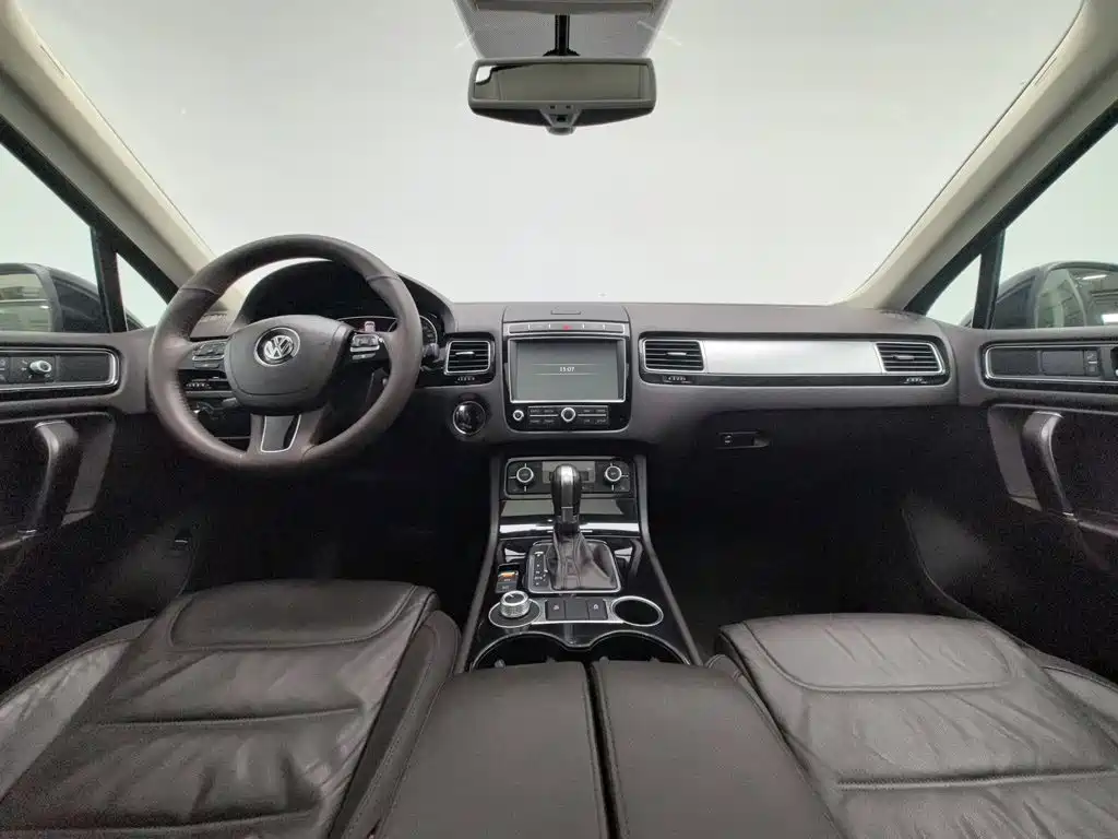 Фото 5 - Volkswagen Touareg