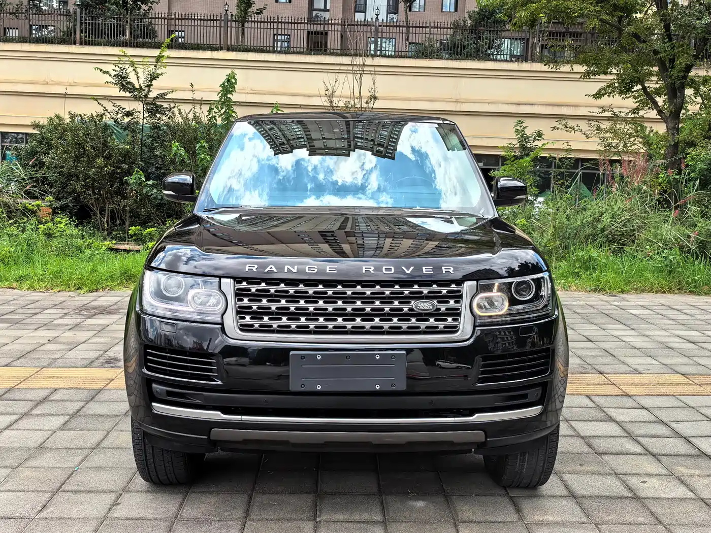 Land Rover Range Rover 2017 3.0 SC V6 Golden Age Edition фото 2