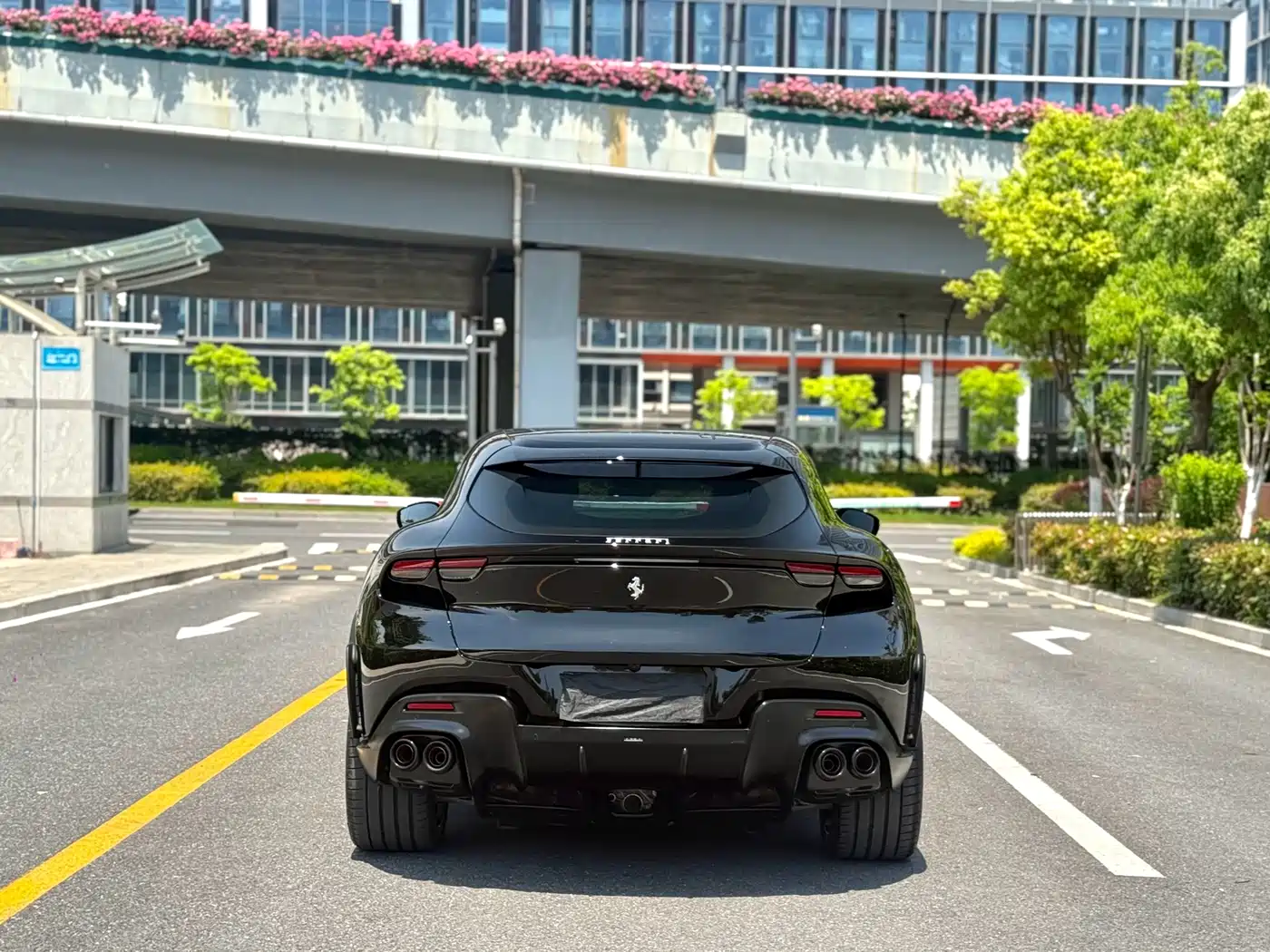 Ferrari Purosangue 2025 2023 6.5L V12