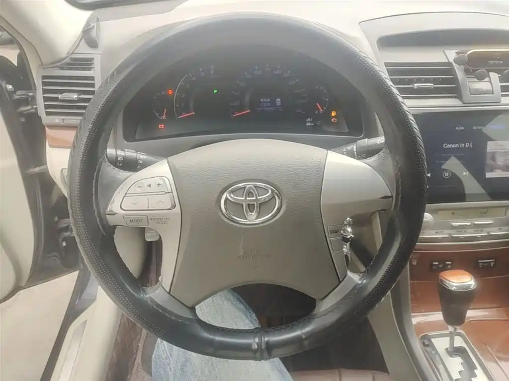 Toyota Camry 2013 200G Classic Luxury Edition фото 11