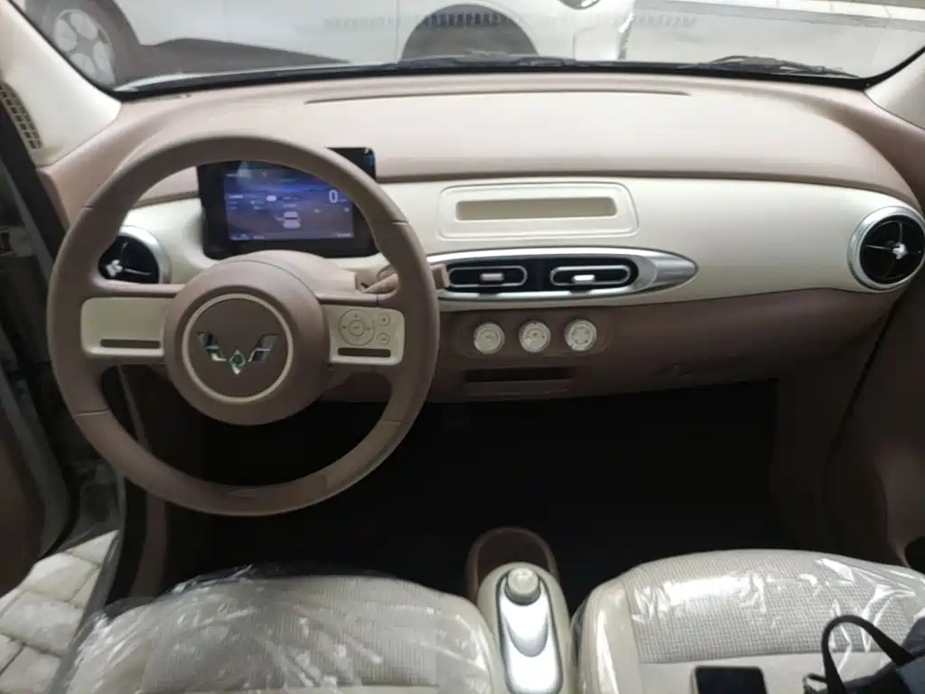 Wuling Motors Hongguang MINIEV 2026 2025 4-Door Advanced