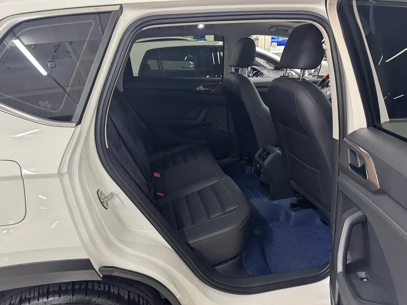 Volkswagen Tharu 2022 280TSI FWD Luxury Edition фото 12