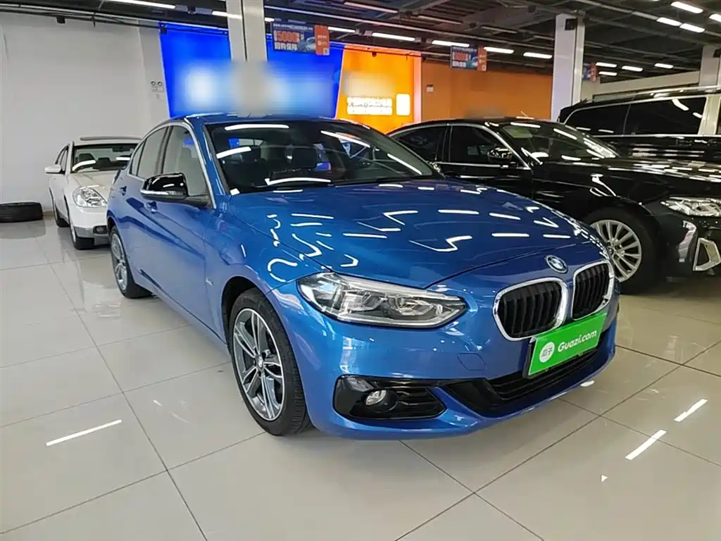 BMW 1 Series 2018 118i Sport Edition фото 4