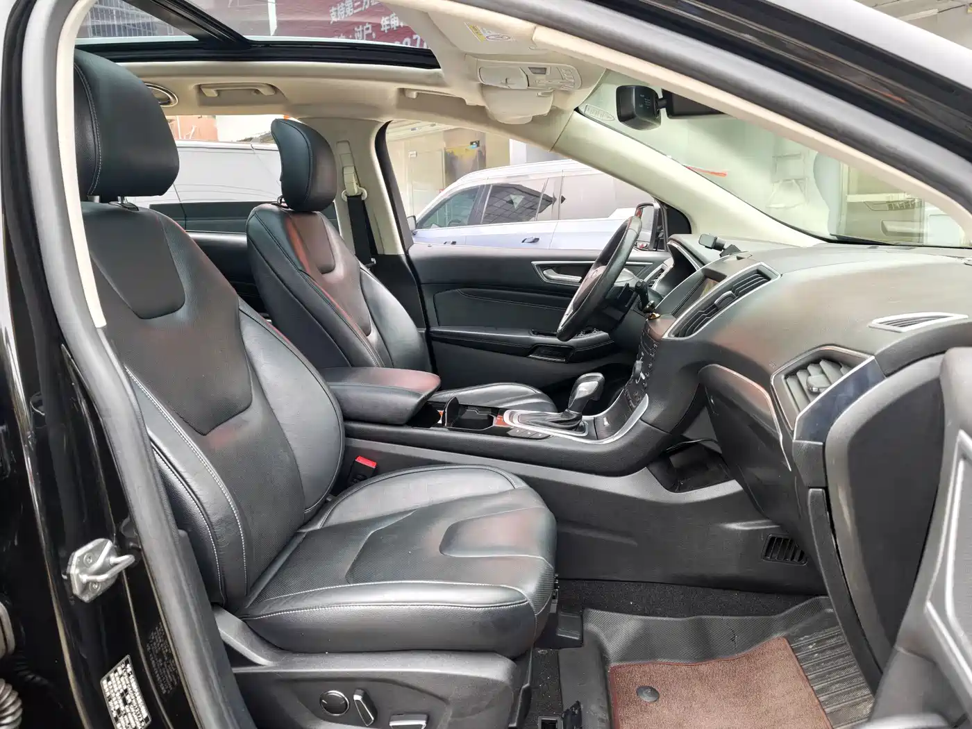 Фото 8 - Ford Edge