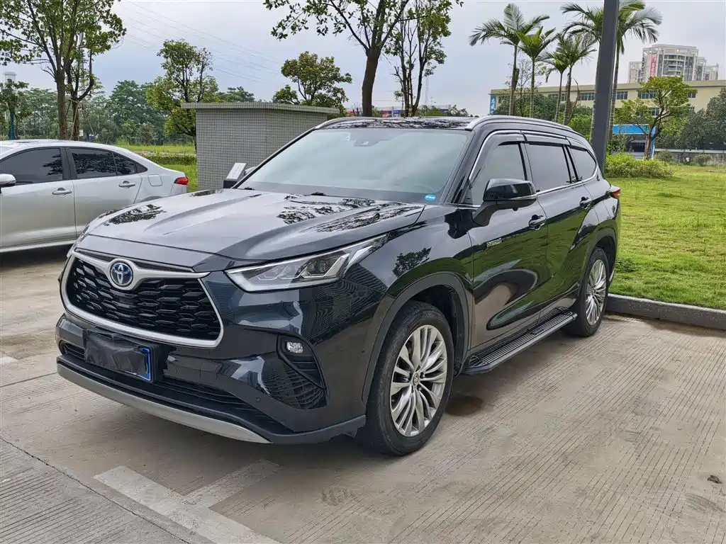 Toyota Highlander 2022 Model Dual Engine 2.5L 4WD Premium Edition 7-Seater
