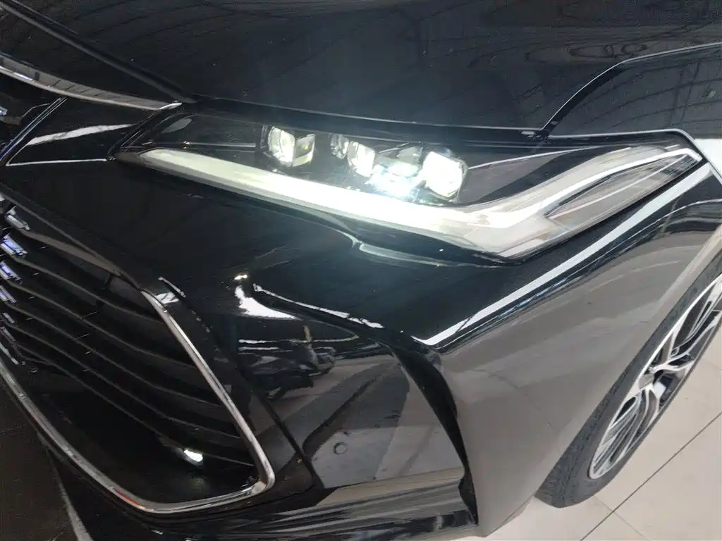 Toyota Avalon 2022 2.0L Luxury Edition фото 24