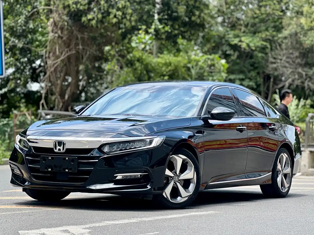 Photo 1 - Honda Accord