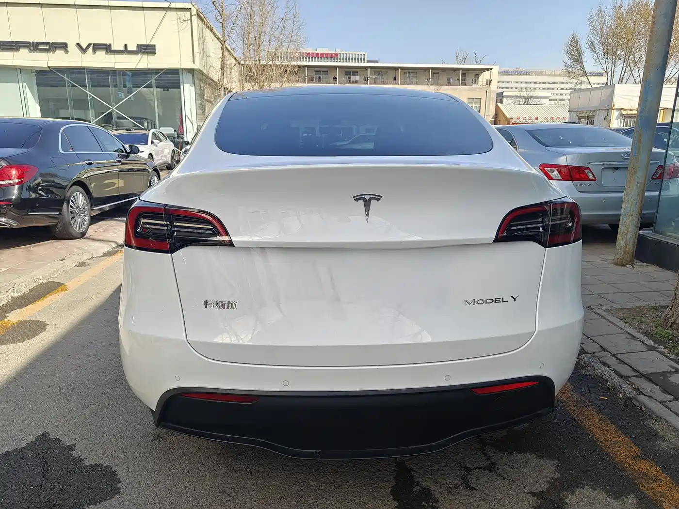 TESLA MODEL Y
