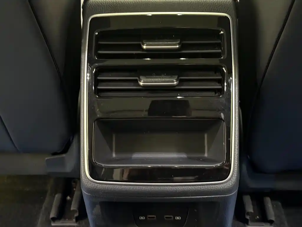 VOLKSWAGEN ID.7 VIZZION