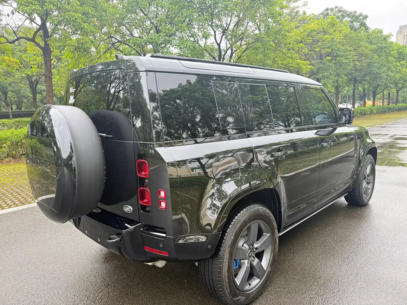 Land Rover Defender 2024 2024 110 3.0T P400 X-DYNAMIC HSE