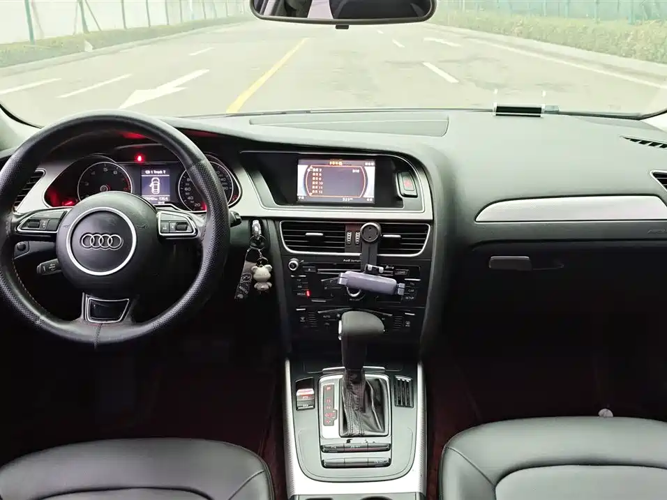 Audi A4L 2013 35 TFSI Automatic Comfort фото 5
