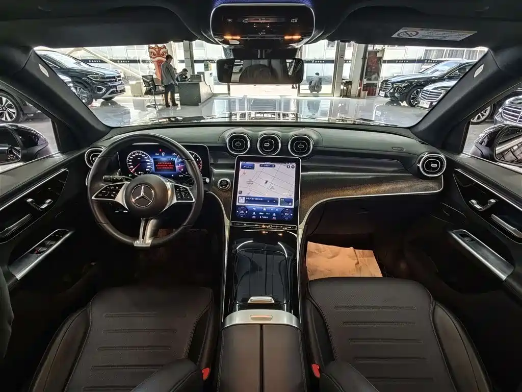 Mercedes-Benz GLC 2023 GLC 260 L 4MATIC Sport 5-seater фото 6