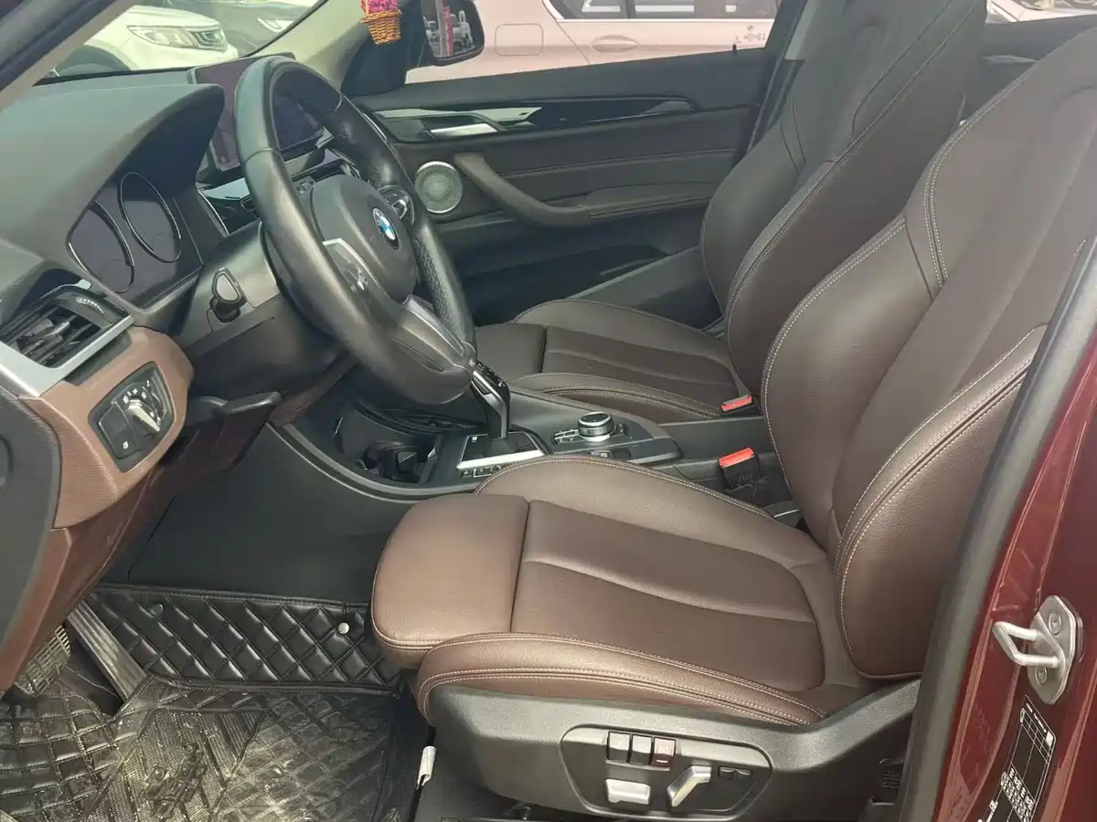 BMW X1 2022 sDrive25Li Leading фото 4