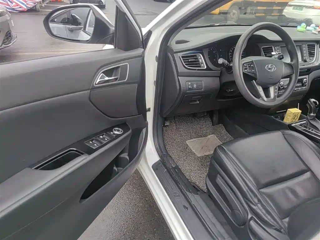 Hyundai Mistra 2016 1.8L Auto Premium DLX фото 23